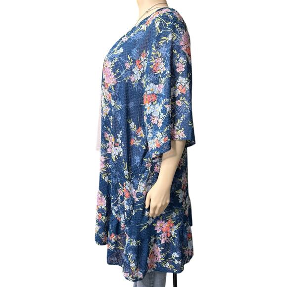 Maurices Beautiful Kimono Size 4X in Blue Floral - Picture 3 of 10
